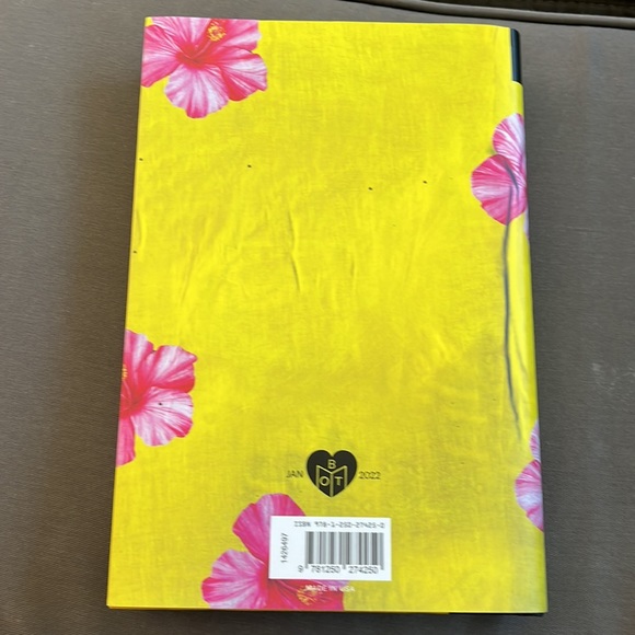 BOTM Reckless girls Book - Picture 4 of 7